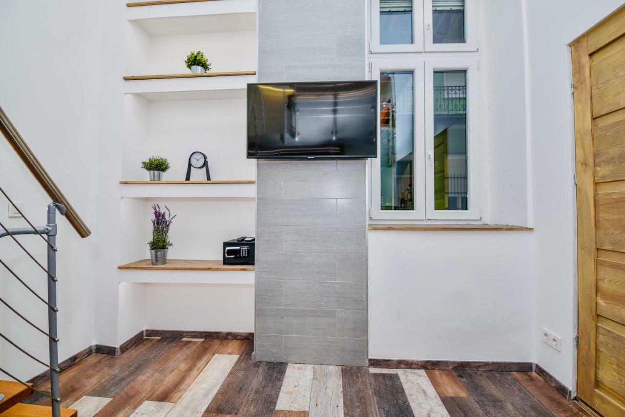 Heart With Free Private Parking Apartment *